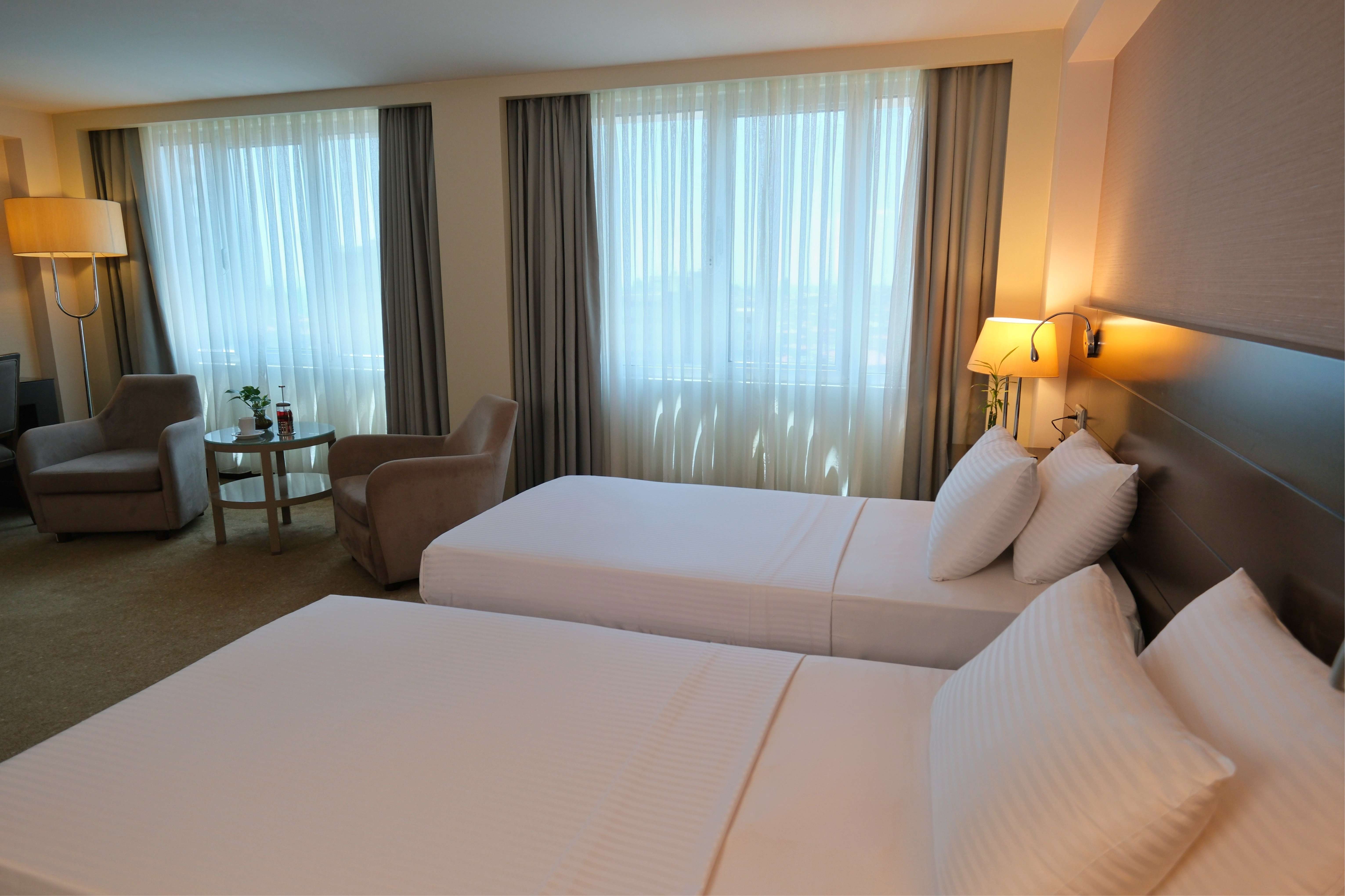 Dedeman Istanbul Hotel guest room